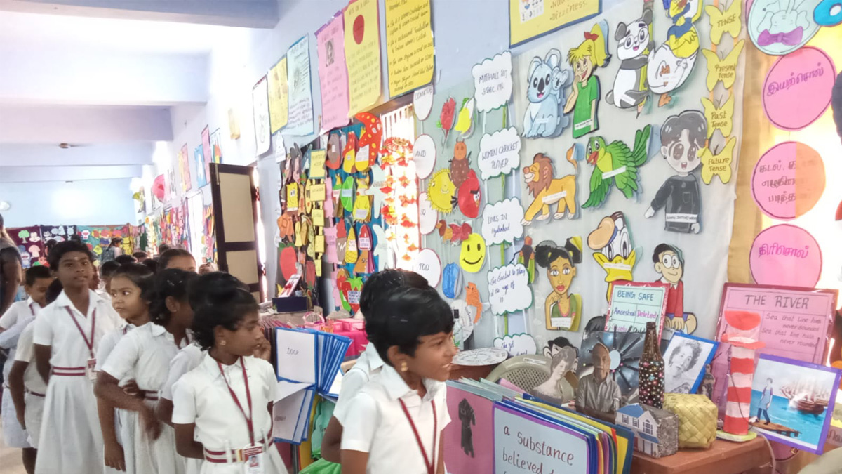 Teaching Aids Exhibition Photo 05